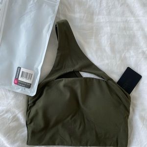 XS Alphalete alphalux asymmetrical bra